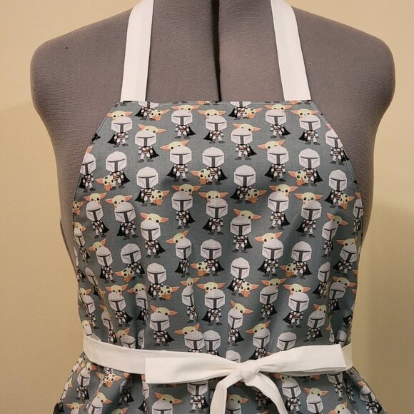 NWT Handmade Reversible Apron - Star Wars Grogu and polka dots - One Size - OOAK - Picture 2 of 4
